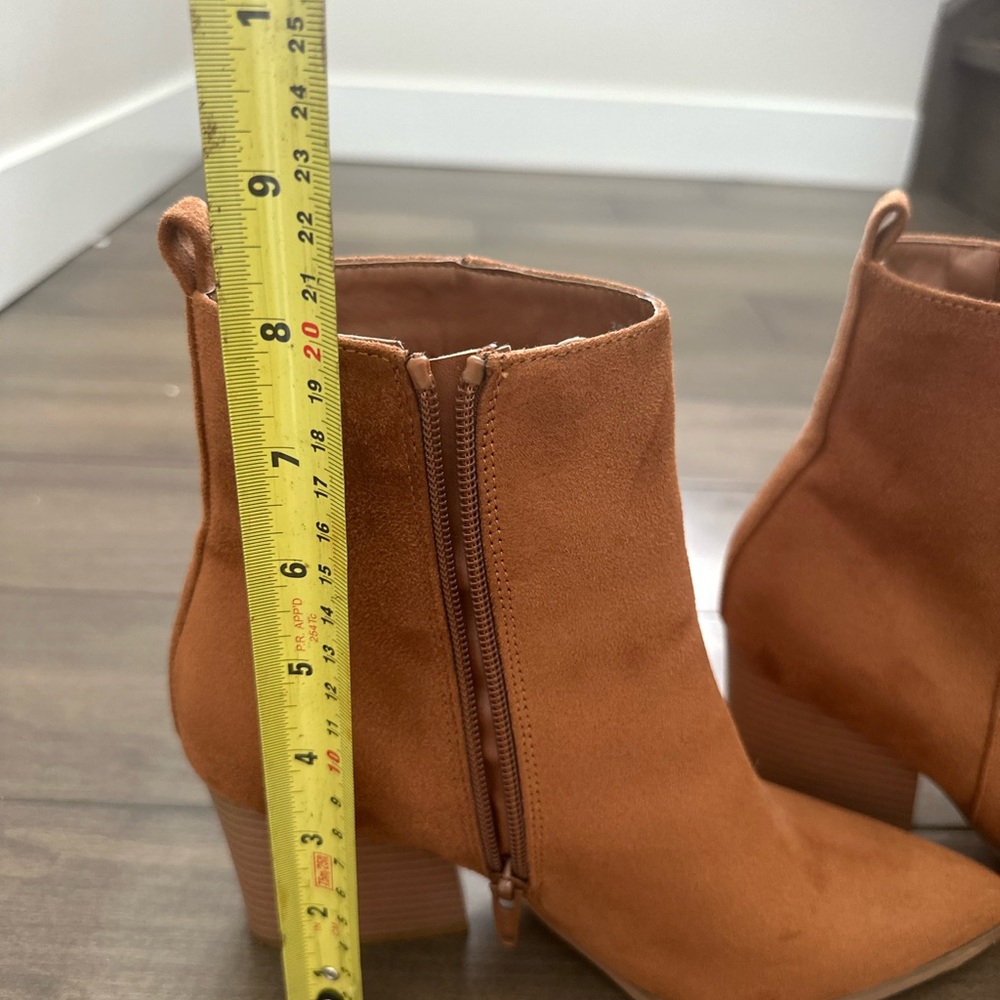 Matt & Nat Ming Vegan Faux Suede Ankle Boot / size 38 - Picture 6 of 10